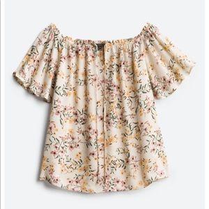 WEST KEI
Makayla Tie Detail Blouse